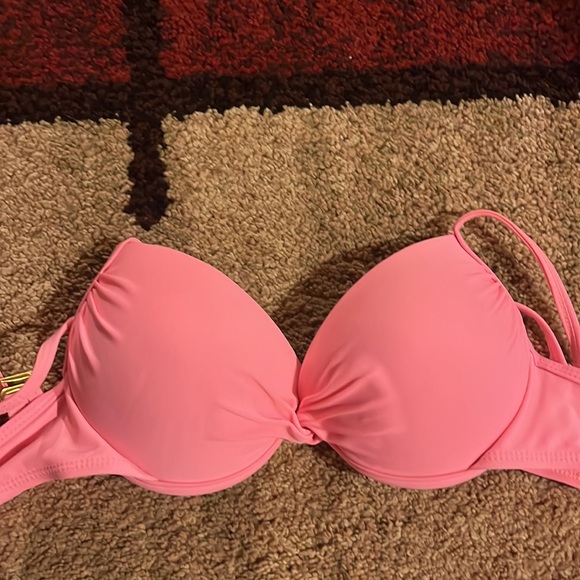 Shade and shore - Picture 2 of 3